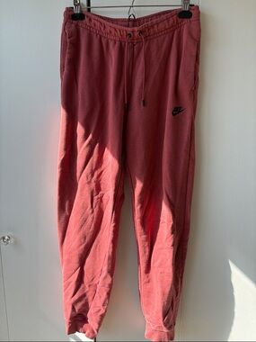 Women’s Nike Rust/Red Drawstring Joggers Size Medium